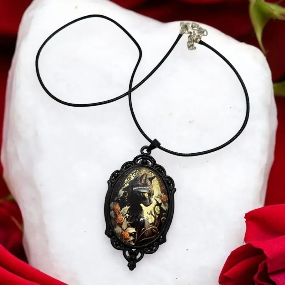 Black Cat Portrait Necklace Gothic Cameo Pendant Glass Dome Vintage Mysterious